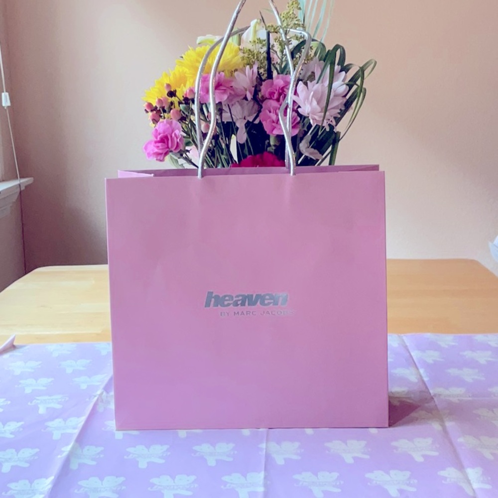 🧸 HEAVEN BY MARC JACOBS  SHOPPING BAG AND TISSUE PAPER 🧸 NWOT 🧸
